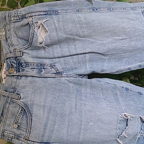 AMO Tomboy Crop in Forget Me Not wash. Size 25 - Picture 2 of 11